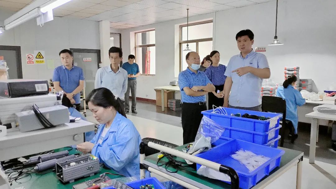 湖南省特種設備管理協(xié)會、長沙宏特公司等領導、專家一行來公司考察交流
